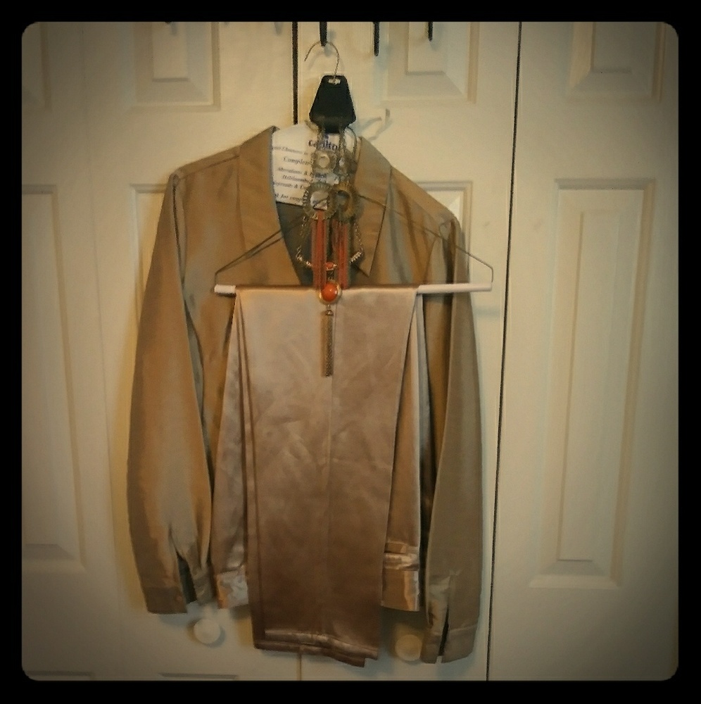 Pants suit with jewelry